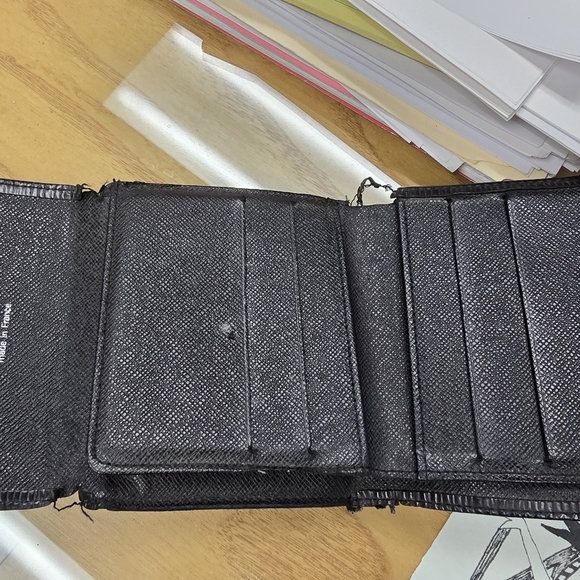 LV Epi Leather Snap wallet, excellent condition, see pics! - Picture 4 of 5